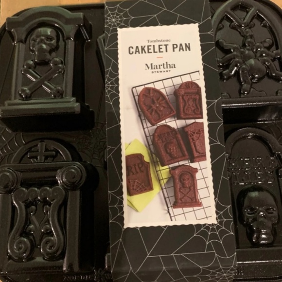 Martha Stewart Other - Martha Stewart Collection Tombstone Cakelets Cake